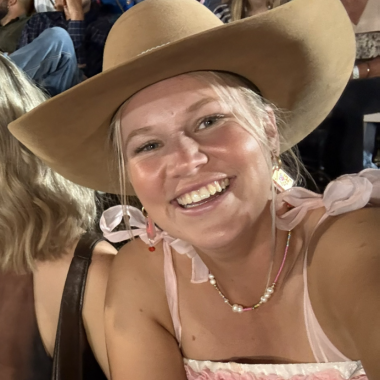 Molly Bradshaw - Photo